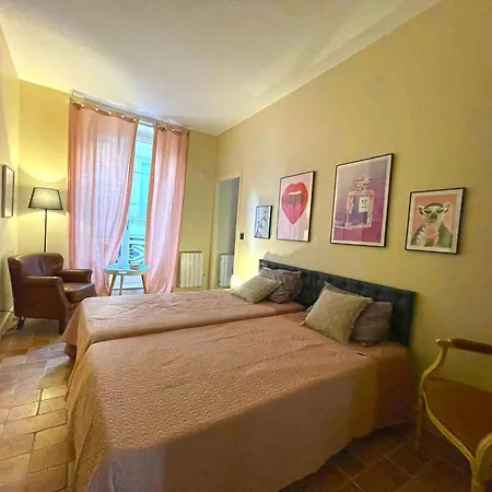 Apartment Dans Le Marais 3