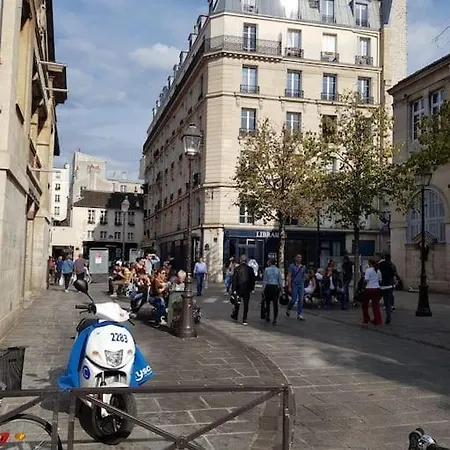 Dans Le Marais 3 Apartment